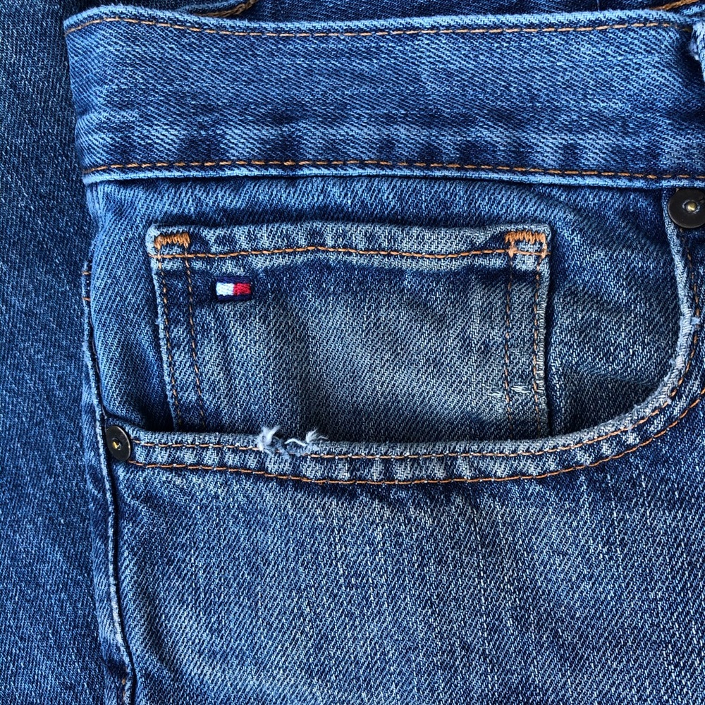Tommy Hilfiger medium wash jeans size 36 - Picture 4 of 7